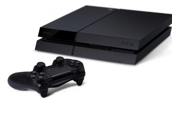 Les tailles de la PS3 et de la PS4 comparées